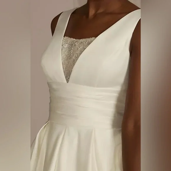 DAVID'S BRIDAL Cummerbund Satin Ball Gown Wedding Dress STYLE# V3848 Size 6 - Picture 2 of 14